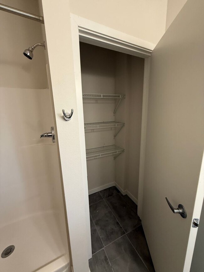 Building Photo - Northern Point Apartments