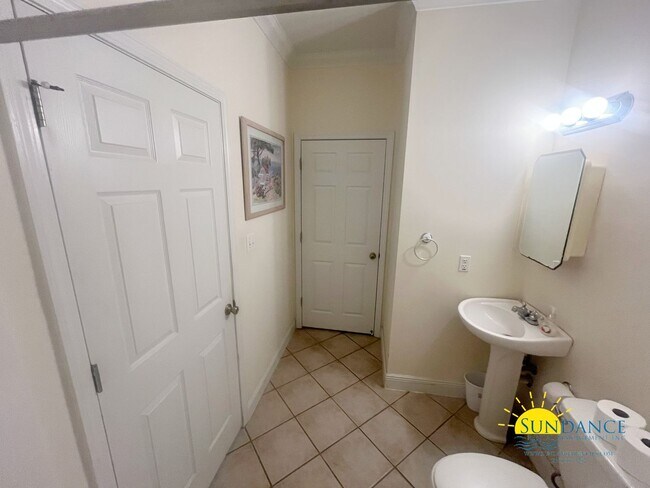 Building Photo - Furnished 4BR Waterfront Home in Fort Walt...