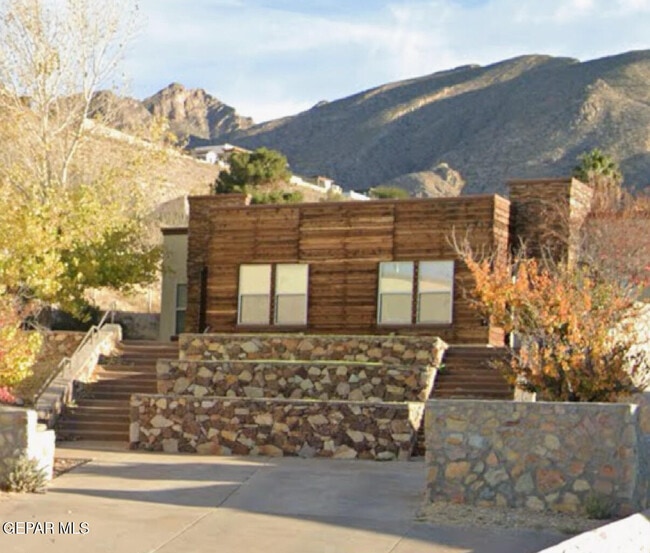 Primary Photo - 4717 Pistolero Ln