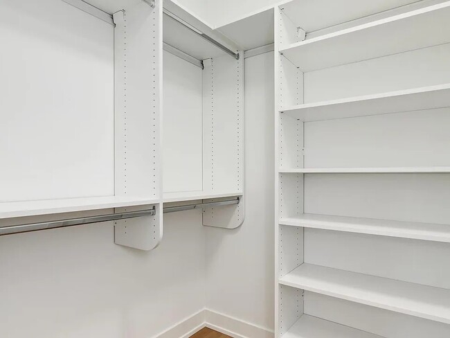 Building Photo - 3208 N Southport Ave