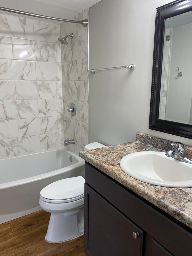 Building Photo - wh512