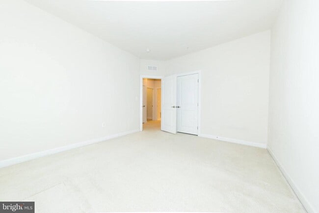 Building Photo - 5255 Stream Bank Ln