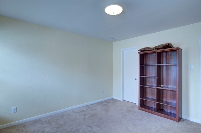 Building Photo - 29642 Legends Green Dr