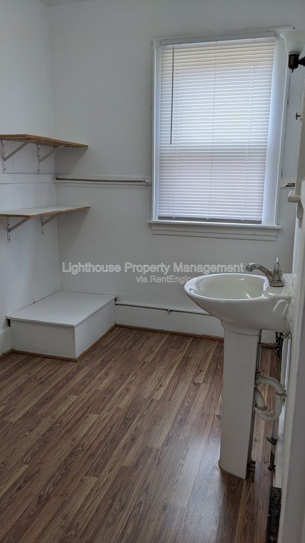 Building Photo - 511 Locust St