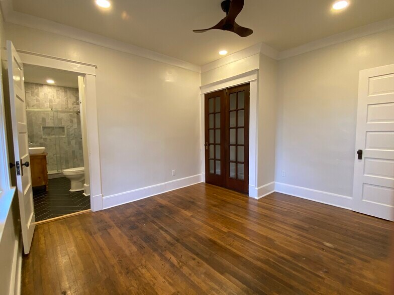 Bedroom #2 with bathroom access - 327 N Willett St