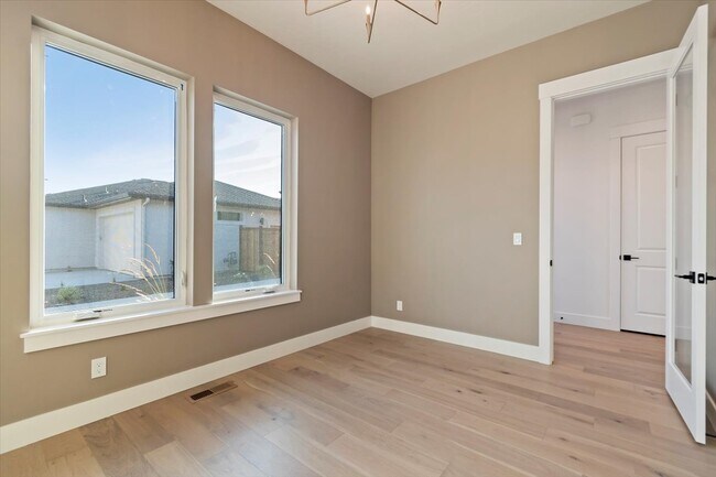 Building Photo - 11343 W Perthshire Ln