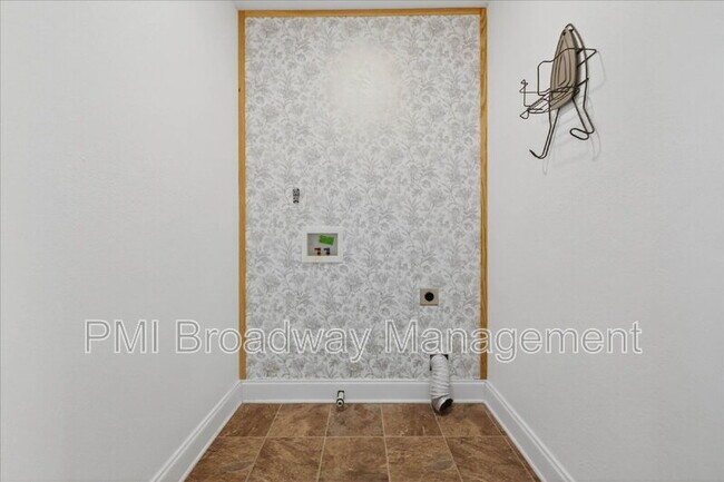 Building Photo - 1264 Black Oak Cir