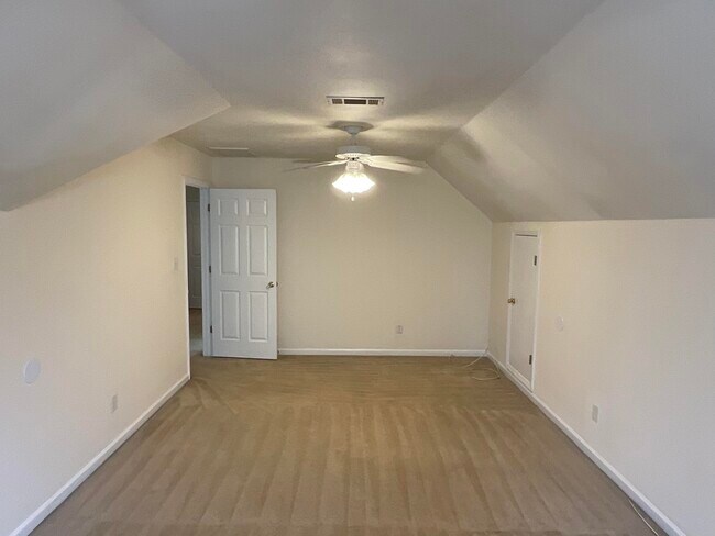 Building Photo - 375 Barnsley Dr