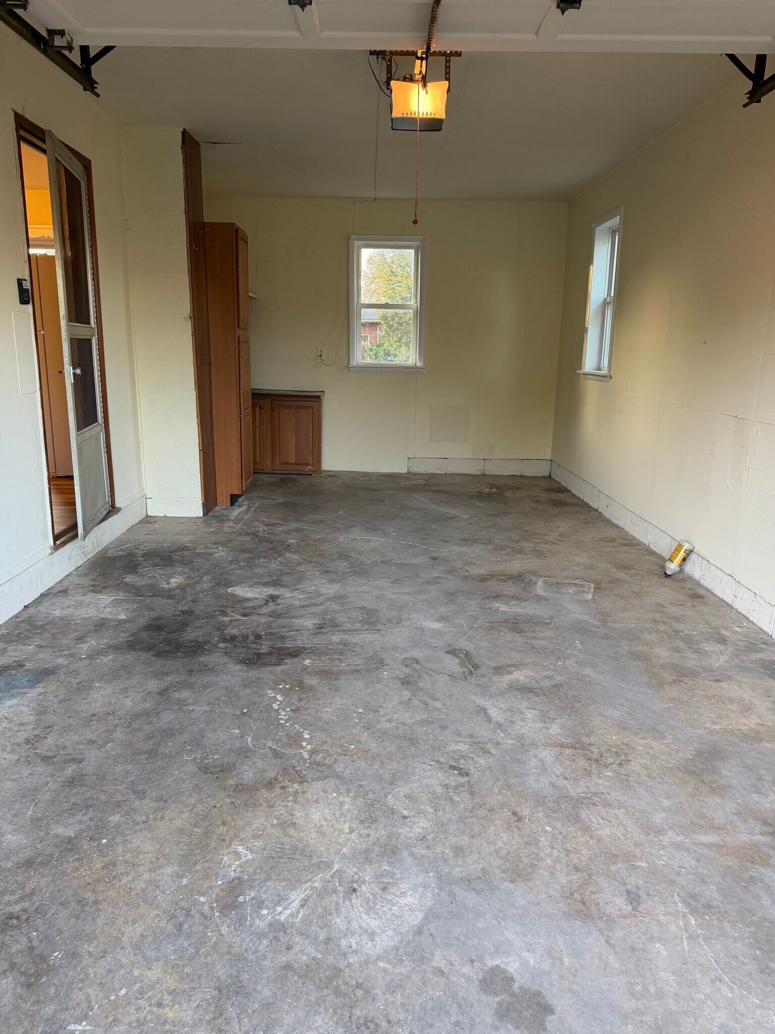 Building Photo - 625 E Queen St