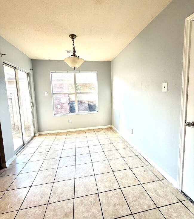 Building Photo - 3203 Barkers Crossing Ave