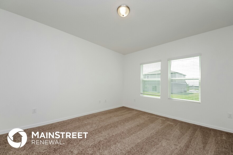 Building Photo - 221 Hidden Lk Lp