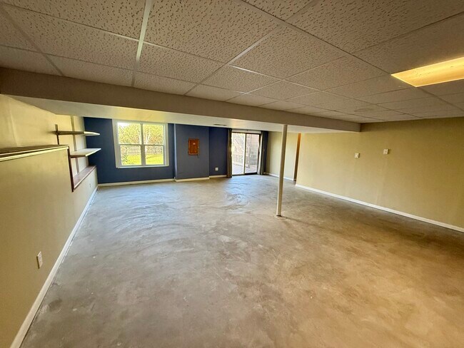 Building Photo - 721 Mohican Trail