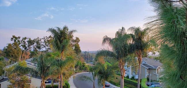 Building Photo - 23395 La Crescenta