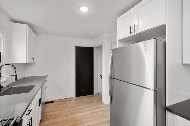 Building Photo - AVAILABLE MAY 1st!! FULLY UPDATED 3 BEDROOM IN WEST MIFFLIN!!