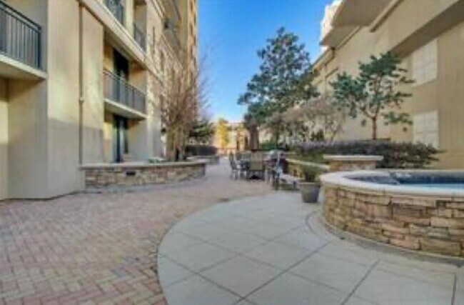 Building Photo - 3040 Peachtree Rd NW