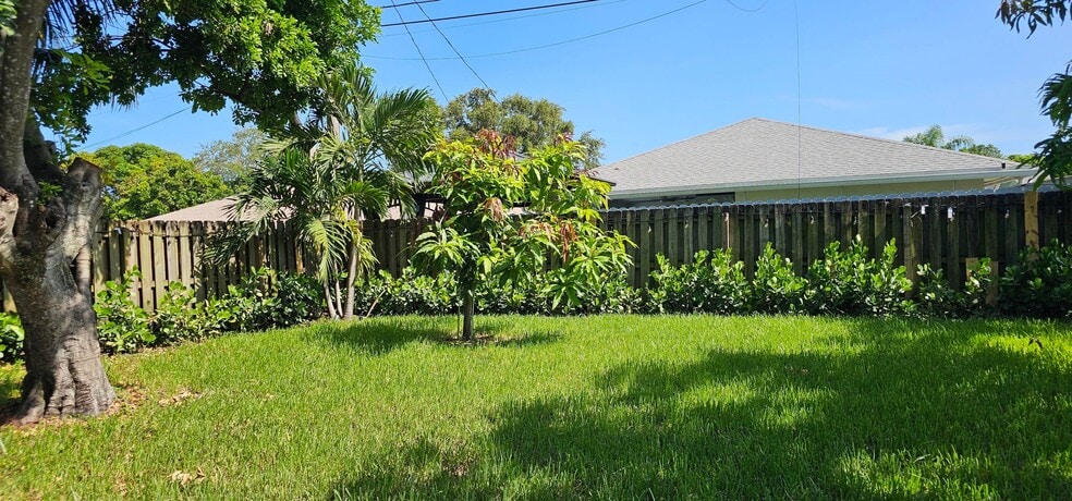 Building Photo - 4300 Purdy Ln