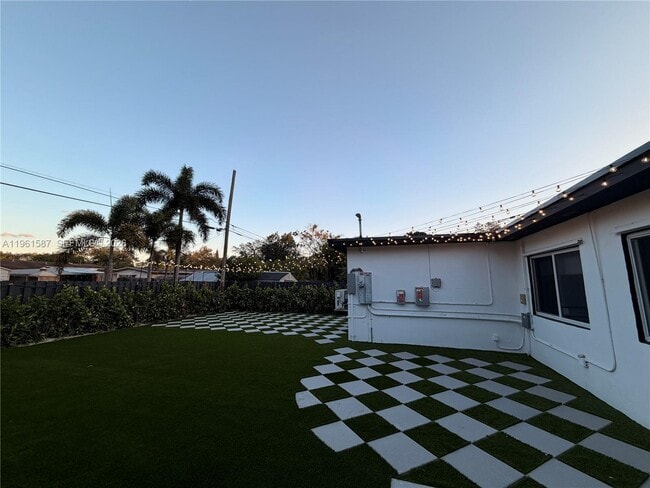 Building Photo - 920 SW 50th Ave