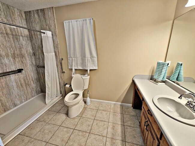 Building Photo - HOUSE FOR RENT - 4BR - Harvest
