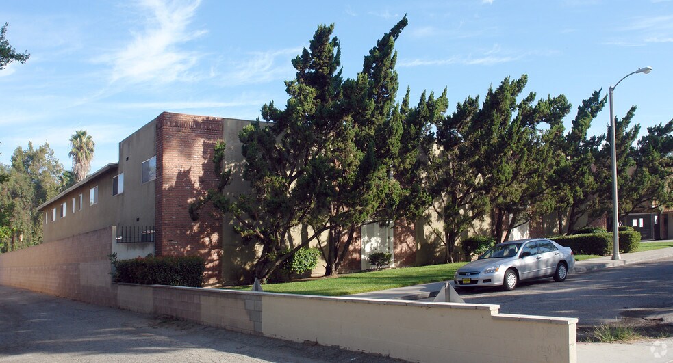 Building Photo - Richelieu Apartments