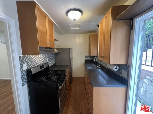 Building Photo - 2019 Cypress Ave.
