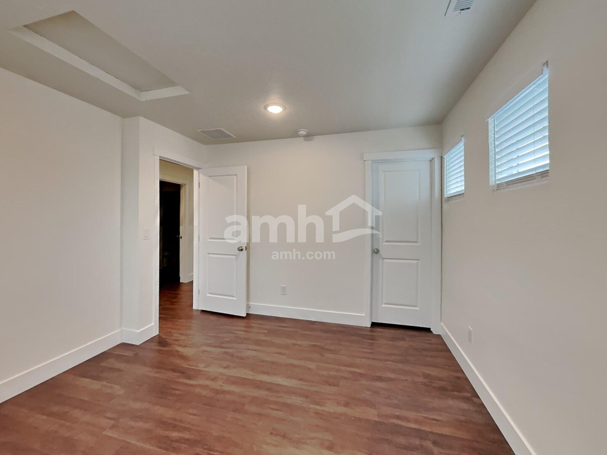 Building Photo - 1465 N Alderleaf Rd
