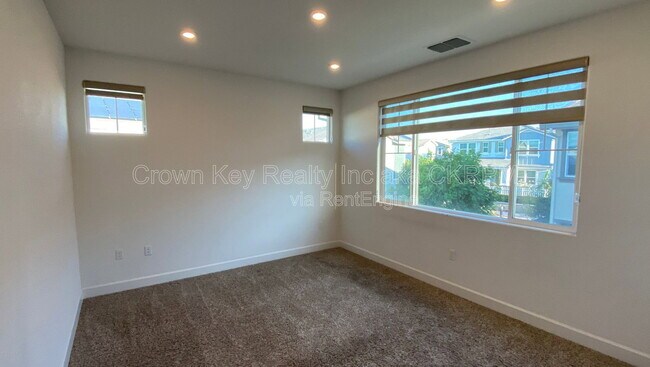 Building Photo - 248 Tuso Ranch Rd