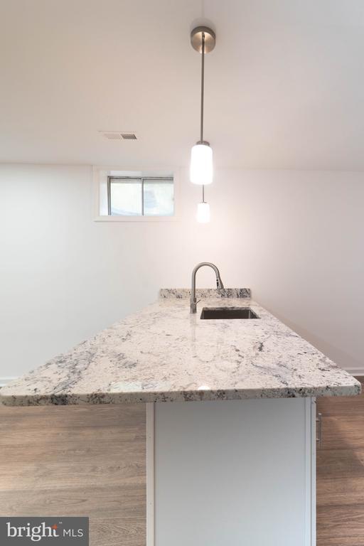 Building Photo - 3244 Titanic Dr