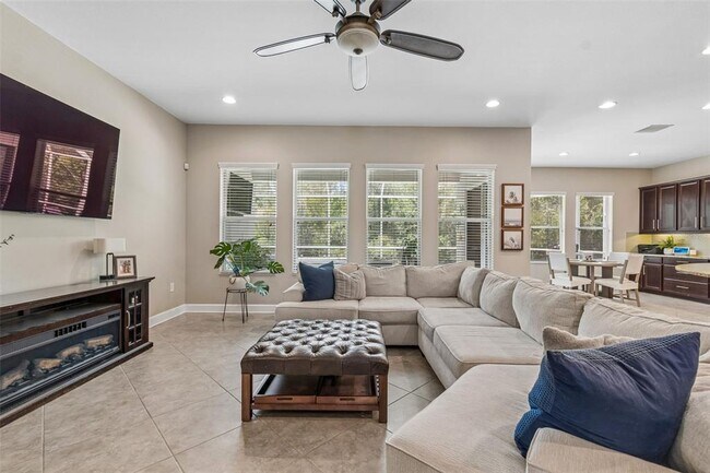 Building Photo - 4123 Windcrest Dr