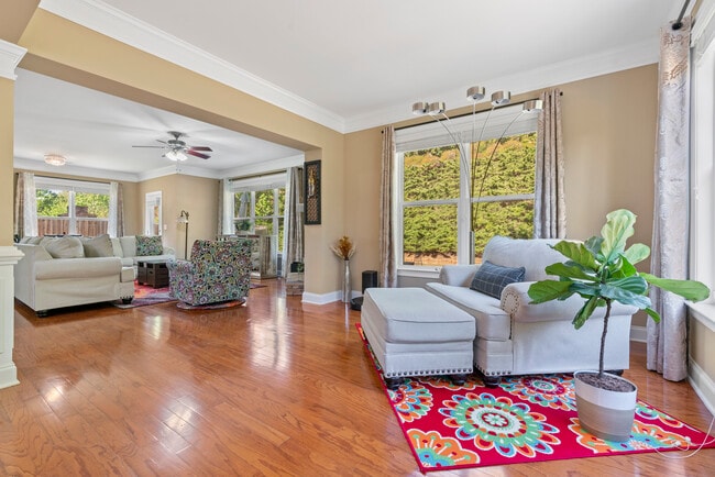 Building Photo - 3450 Dalwood Dr
