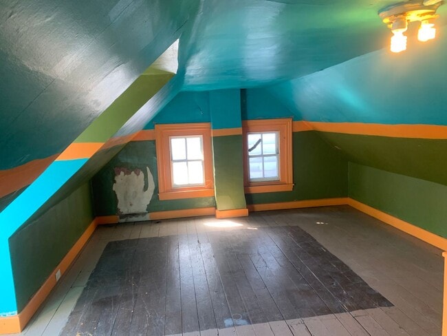 Building Photo - 718 Cattell St