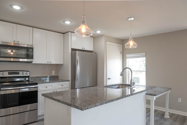 Building Photo - Remodeled house, yard, Granite, Stainless ...