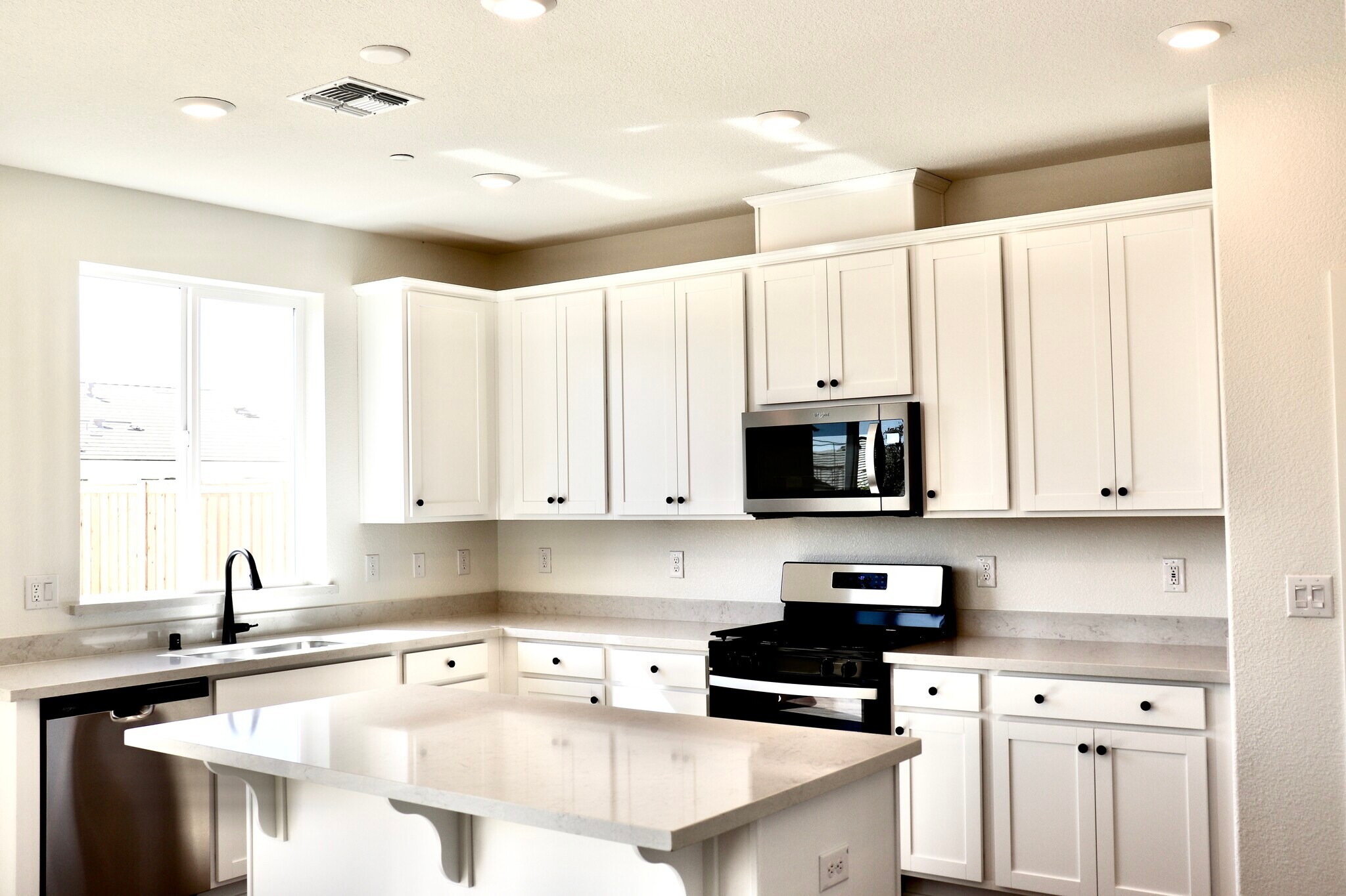 Building Photo - 1536 Minories Dr