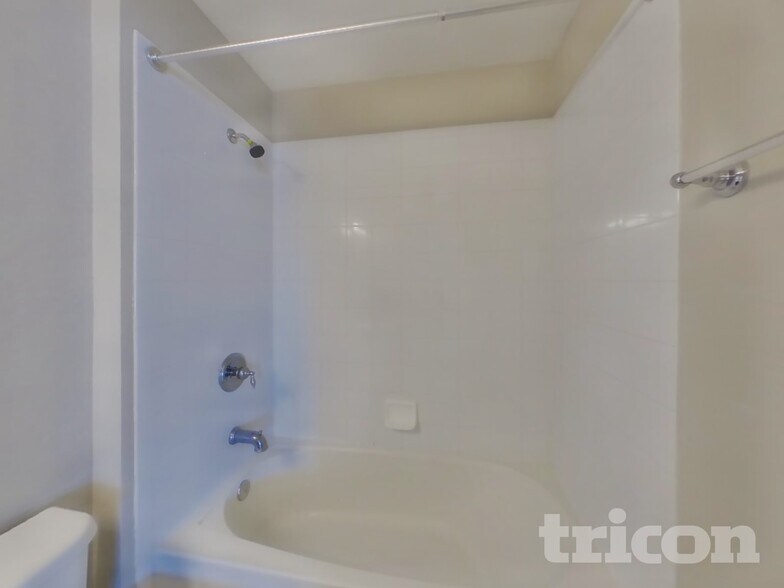 Building Photo - 13309 Fernow St