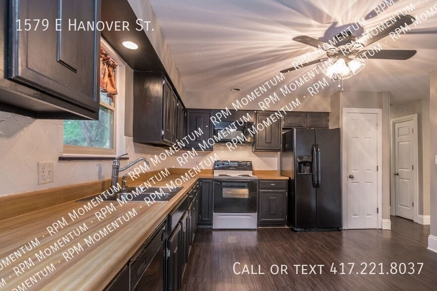 Building Photo - 1579 E Hanover St