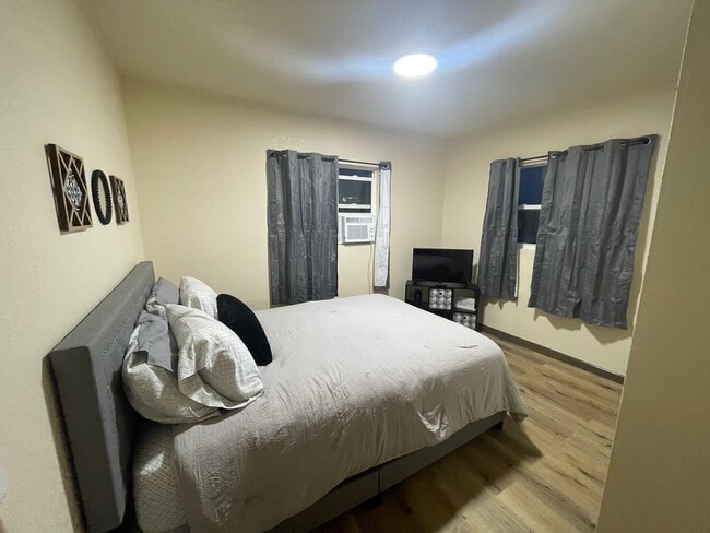 Building Photo - Rustic Farmhouse