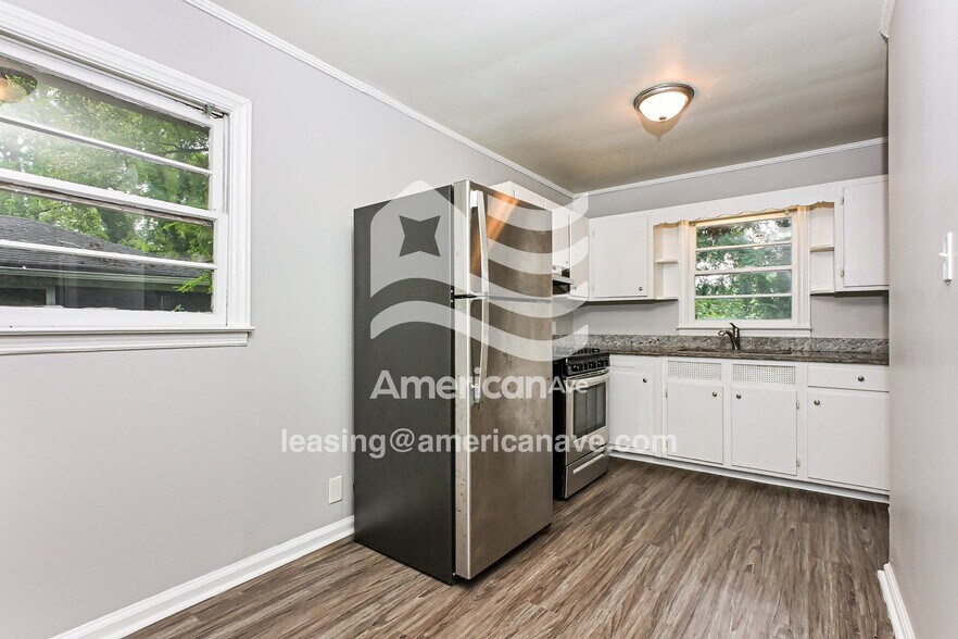Building Photo - 1570 Engle Dr
