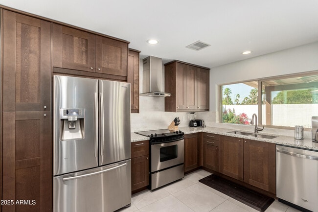 Building Photo - 5302 E Blanche Dr