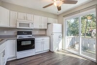 Building Photo - Newly Remodeled 2bed 1 bath apartment in Urbandale! - Ask about our security deposit alternative!