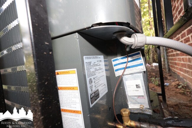 Building Photo - 905 Parkhaven Ln