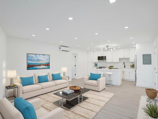 Building Photo - 840 SE 22nd Ave