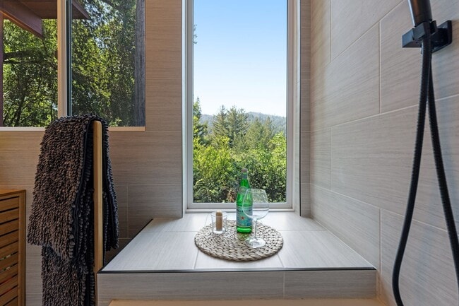 Building Photo - Boulder Creek Sanctuary! 50% off 1st months rent!