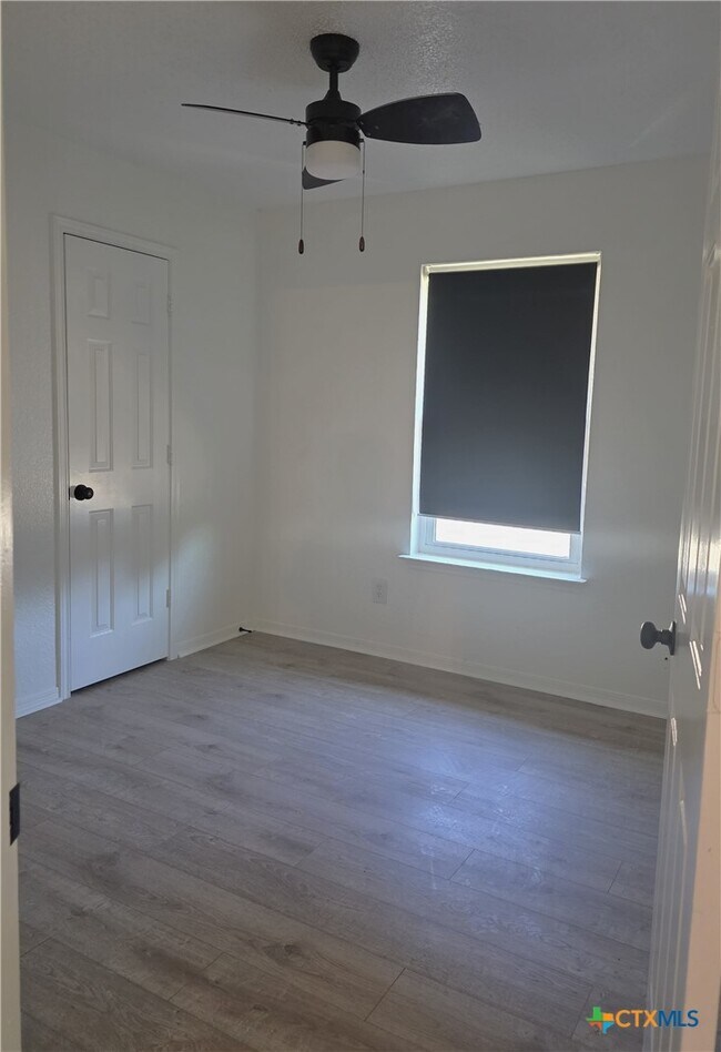 Building Photo - 3081 Colorado Dr