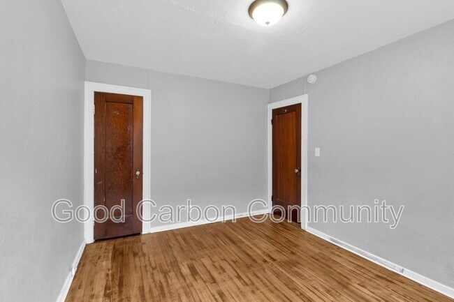 Building Photo - 137 Sanders Rd