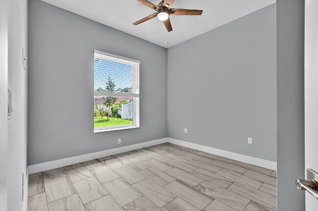 Building Photo - INDIAN TRAILS