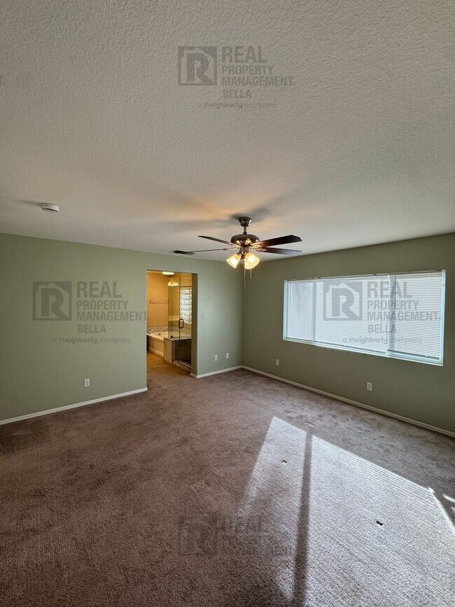 Building Photo - Spacious & Stylish 5-Bed, 3-Bath Home in Prime Murrieta Location