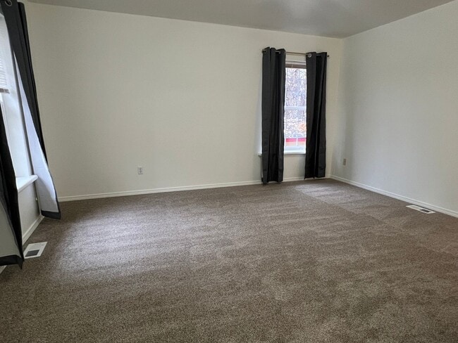 Building Photo - Prime Location in Wasilla