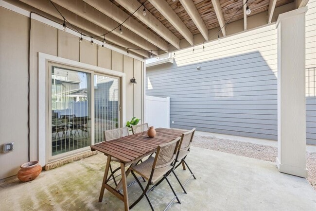 Building Photo - 7612 Mandela Bend