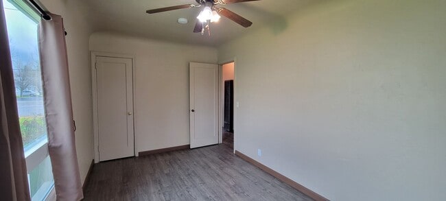 Building Photo - Anderson Home With Lots Of Character!  2 Bedroom 1 Bath With Carport and Shop