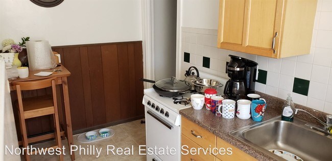 Building Photo - 22 N Sylvania Ave