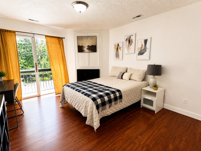 Building Photo - 68 E 200 S